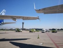南美航空两架空客A320飞机在智利圣地亚哥机场发生擦撞