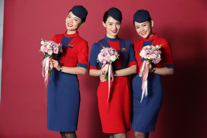  9月24日，河北航空发布第三代空乘制服。