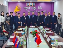 郑州市长访问柬国航 签署河南-柬埔寨-东盟“空中丝路协议