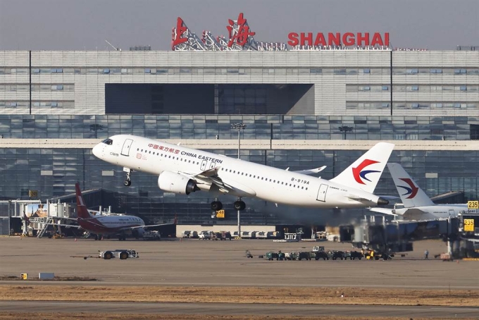 中国东方航空再买100架中国国产C919飞机 目录价99亿美元