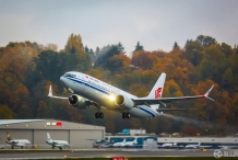 中国国际航空接收中国首架737MAX飞机