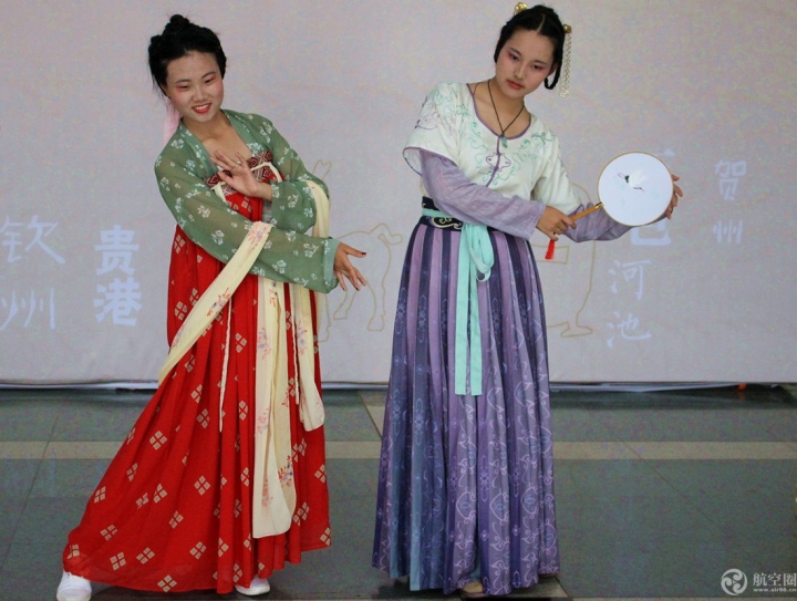 端午节广西博物馆上演汉服秀