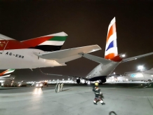 英国航空第一架空客A350在迪拜与阿联酋航空波音777擦撞