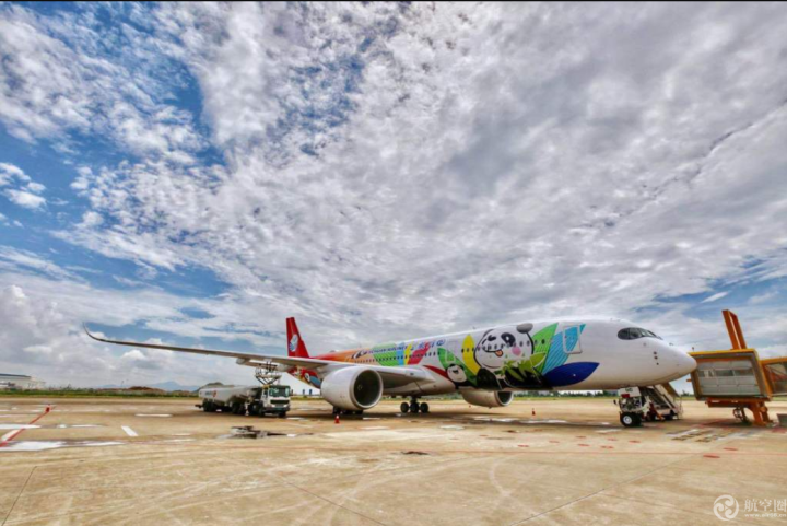 8月13日，四川航空首架A350飞抵珠海金湾机场，开展训练8月13日，四川航空首架A350飞抵珠海金湾机场，开展训练飞行业务。飞行业务。